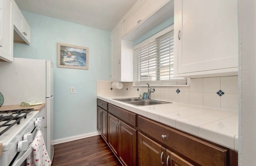 Mission Beach Apartment | Ben's Beach Bungalow 3, Ocean View Mission Beach 1BR