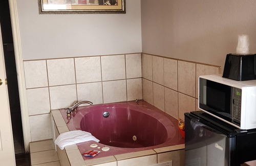 Fort Worth Hotel | Benbrook Inn & Suites