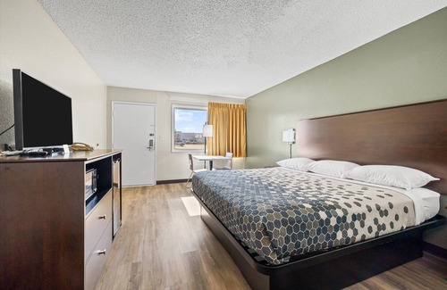 Larkspur Hotel | Bend Inn & Suites