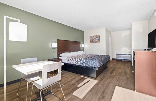 Larkspur Hotel | Bend Inn & Suites