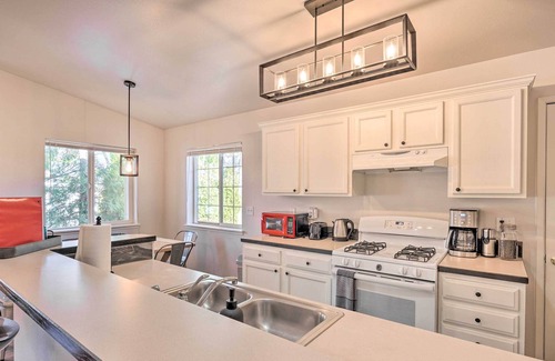Larkspur House | Bend Townhome: Pilot Butte State Park Access!