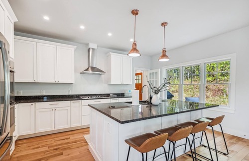 Stowe Area House | Benjamin Trail 90: roomy 5 br with gas fireplace, a/c, and garage