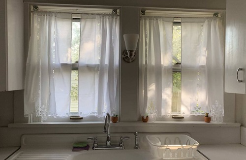 Berea House | Berea BaldwinWallace - Pet Friendly Cottage