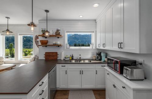 Leavenworth House | Berg Haus by NW Comfy Cabins