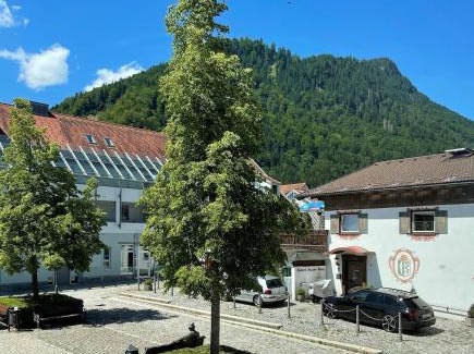 Immenstadt im Allgaeu Apartment | Bergblick-Lounge zentral in Immenstadt