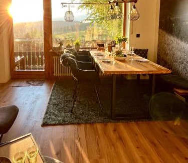 Missen-Wilhams Apartment | Bergchalet mit Pool und Sauna