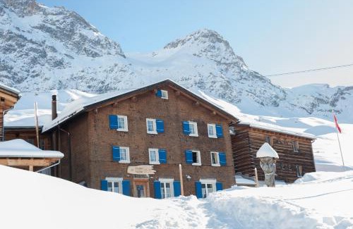 Sankt Antonien Hotel | Berghaus Sulzfluh