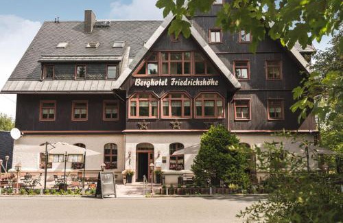 Baerenburg Hotel | Berghotel Friedrichshöhe - Sauna, Pool & Natur