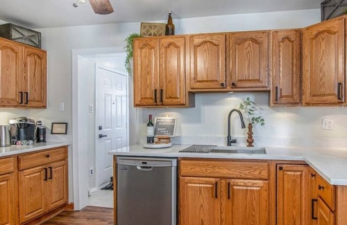Drayton Plains House | Berkley - Beautiful & Relaxing home