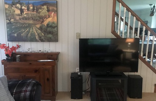 Otis House | Berkshire 4Br Cape Cottage near Big Pond