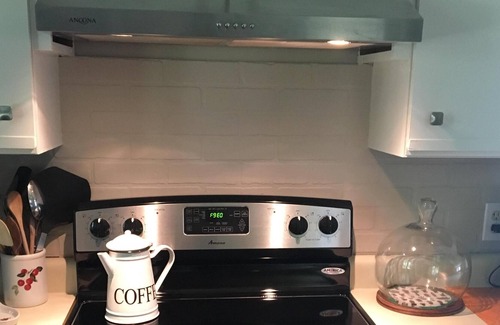Otis House | Berkshire 4Br Cape Cottage near Big Pond