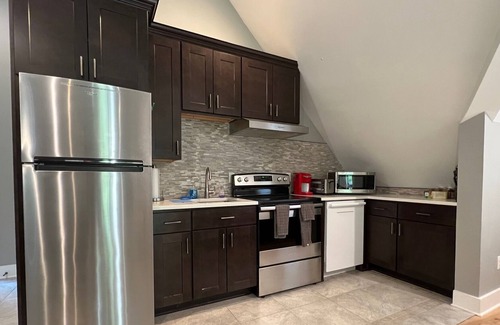Richmond Apartment | Berkshire mountain retreat 1 mile from Tanglewood. Spacious private apartment