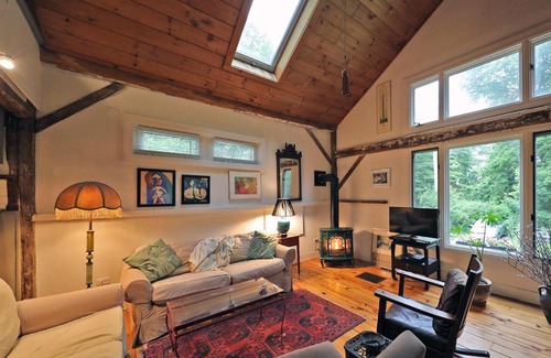 Lenox House | Berkshire Retreat- A stone's throw to downtown Lenox