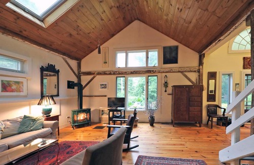 Lenox House | Berkshire Retreat- A stone's throw to downtown Lenox