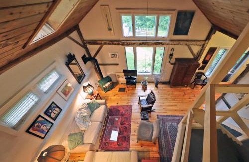 Lenox House | Berkshire Retreat- A stone's throw to downtown Lenox
