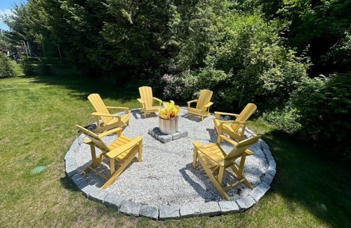 Monterey House | Berkshire Ski House on Lake Garfield w/HT By Great Barrington