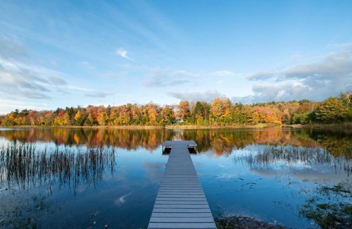 Becket House | Berkshire Vacation Rentals: Beautiful Lakeside Cabin