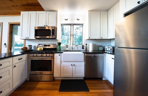 Becket House | Berkshire Vacation Rentals: Beautiful Lakeside Cabin