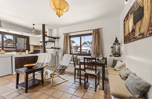 Las Brenas Apartment | "Bermeja" Rural Apartment with Pool in Lanzarote - Spain