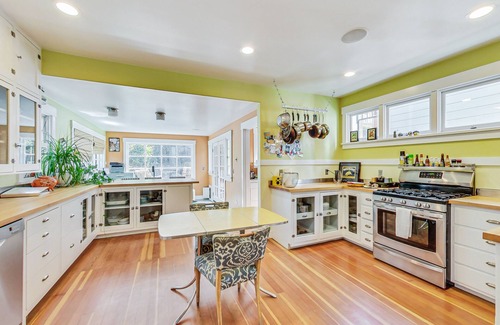 College Hill House | Bernal Heights spacious oasis 3BR/2ba w/Garden & Laundry