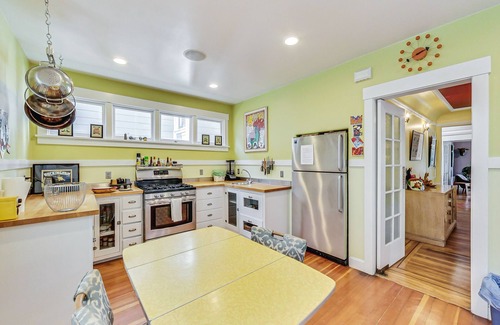 College Hill House | Bernal Heights spacious oasis 3BR/2ba w/Garden & Laundry