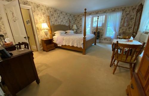 Old Town Historic District Bed & Breakfast | Bernard Gray Hall Bed and Breakfast