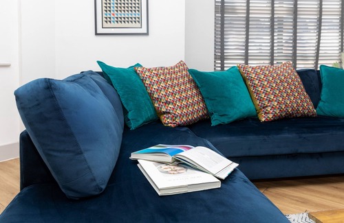 Southampton City Centre Apartment | Bernard Point- large two bed apartment in city