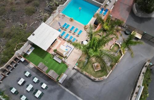 Buzanada Apartment | Bernegal Moneyba, Hot Tub, Piscina y Jardín