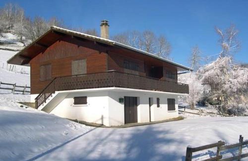 Bernex Apartment | Bernex(74) Appartement 4 personnes dans chalet vue imprenable