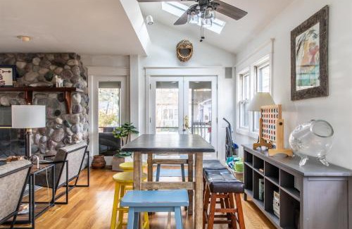 Union Pier House | Berrien Street Beach House