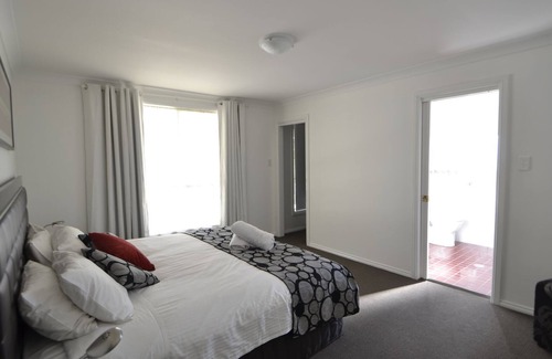 Berrima Resort | BERRIMA RETREAT MANSION from $59-$219pp/pn