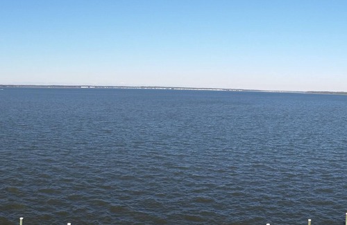 Midtown Ocean City Condo | Beside Convention Ctr, bayfront, Pool, dock, Beach/Baby Gear, Walk to beach