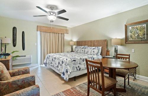 Dunedin Apartment | Beso Del Sol Beauty Studio Oasis in Dunedin 409
