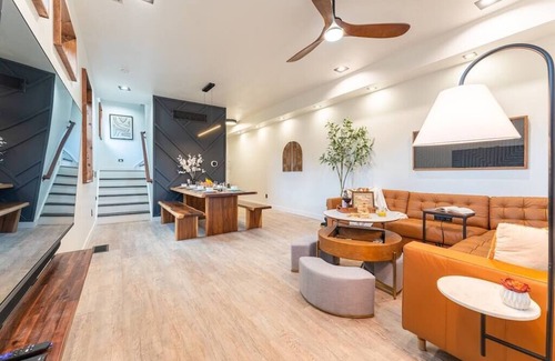 Mapleton/Fall Creek House | BEST! 4 bd Luxury Downtown Indy Luxury Home