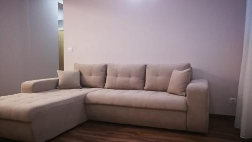 Otopeni Apartment | BEST APARTHOTEL EVER! next to Airport Otopeni