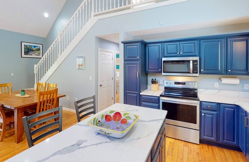 Sylva House | Best Catch Cabin | Riverfront house in Sylva with firepit, fireplace, & kayak