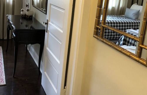 Southmoreland Apartment | Best Central Location Work or Play