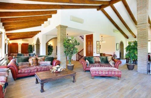 Casares Villa | Best Choice for Family and Friends