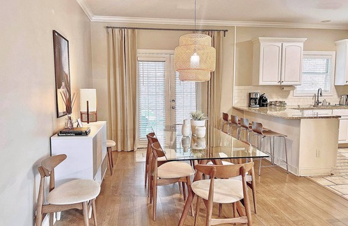 Oxford House | Best Deal in Oxford! 3 bed townhouse 1 mile from the Historic Square and Stadium