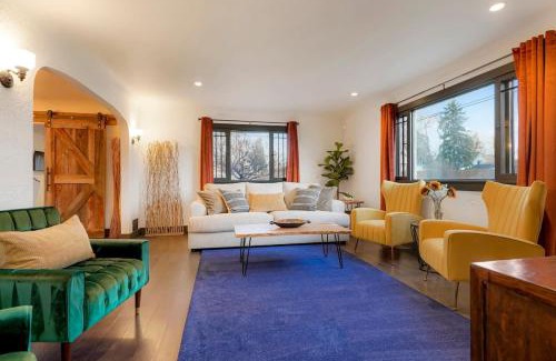 Berkley House | Best Experience in Denver HOT TUB and FIRE PIT 4 miles to DT