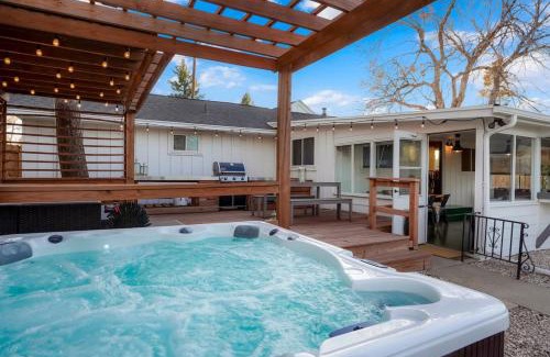 Berkley House | Best Experience in Denver HOT TUB and FIRE PIT 4 miles to DT