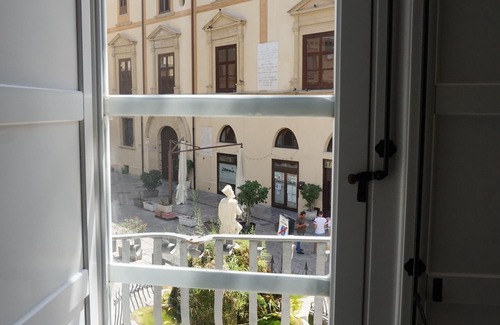 Kalsa House | best flat for families in the historical center