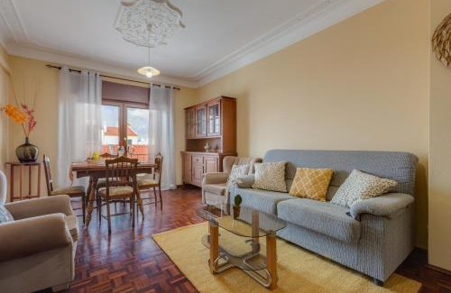 Alfarrobeira House | Best Home 4 Family & Friends - Your Seaside Charm!