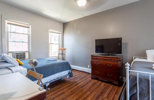 Ironbound District House | Best Home To Visit NYC-Subway Access