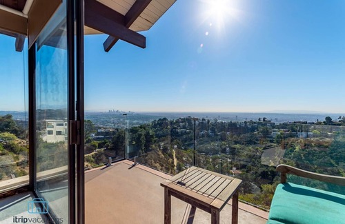 Hollywood Hills West House | "Best Jet Liner Views" in LA on "Staycation" show Dogs Ok