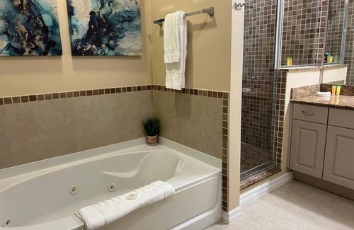 Florida Center Apartment | Best location 1 Bedroom Resort Near Universal