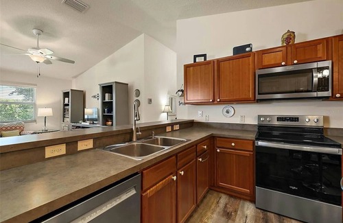 Dunedin House | BEST Location 2bed/2ba house w/garage on PRIVATE CORNER LOT just updated!
