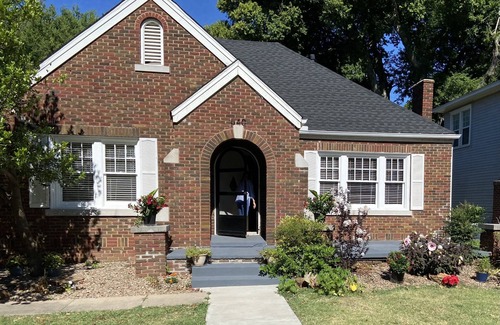 Norman House | Best Location, comfy bungalow just a10 min.walk to OU Stadium or Campus Corner