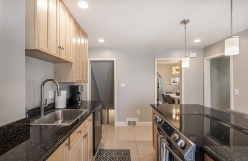 Downtown Salt Lake City House | BEST LOCATION DOWNTOWN, DESIGNER FURNISHINGS