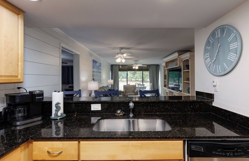 Biloxi Condo | Best location in Biloxi… Short walk to the beach, casino, dining, and coliseum!
